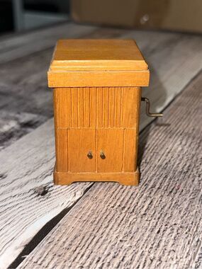 Vintage Music Box Record Player Wooden Cabinet 1:12 Dollhouse Scale Works C-Top
